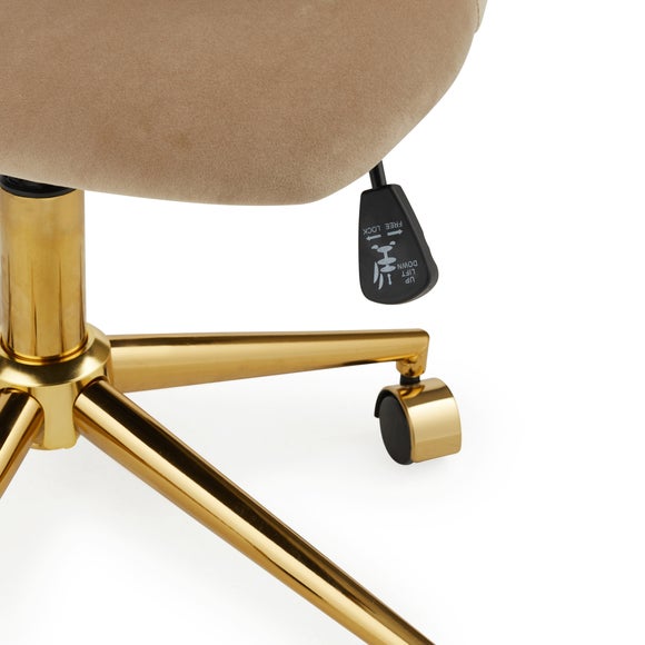 Carousel navigation image position 5 of 8