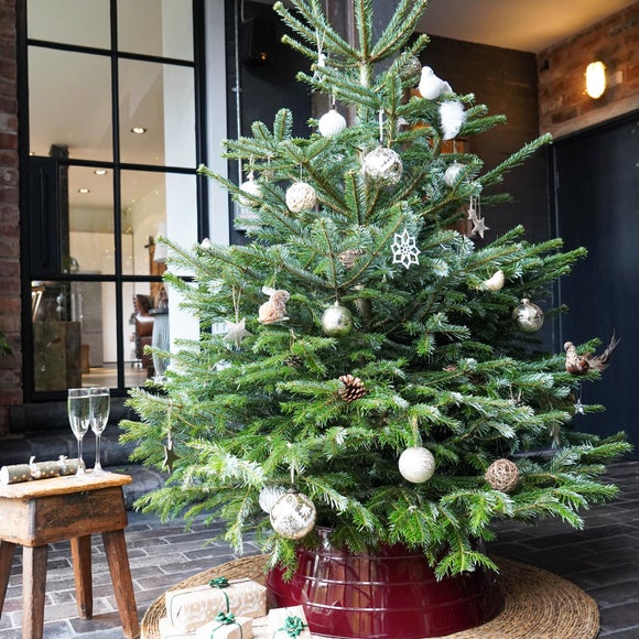 Bordeaux Metal Christmas Tree Skirt