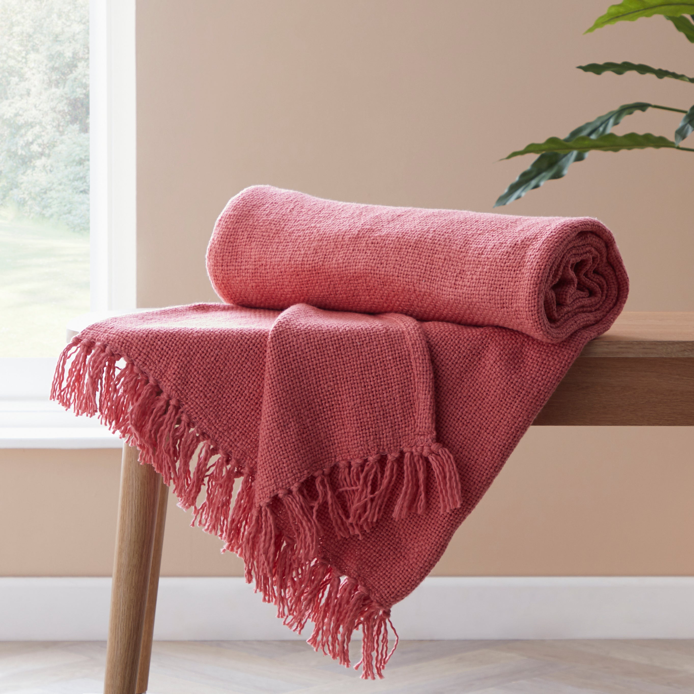 Image of Aris Cotton Weave 130cm x 180cm Throw Pink