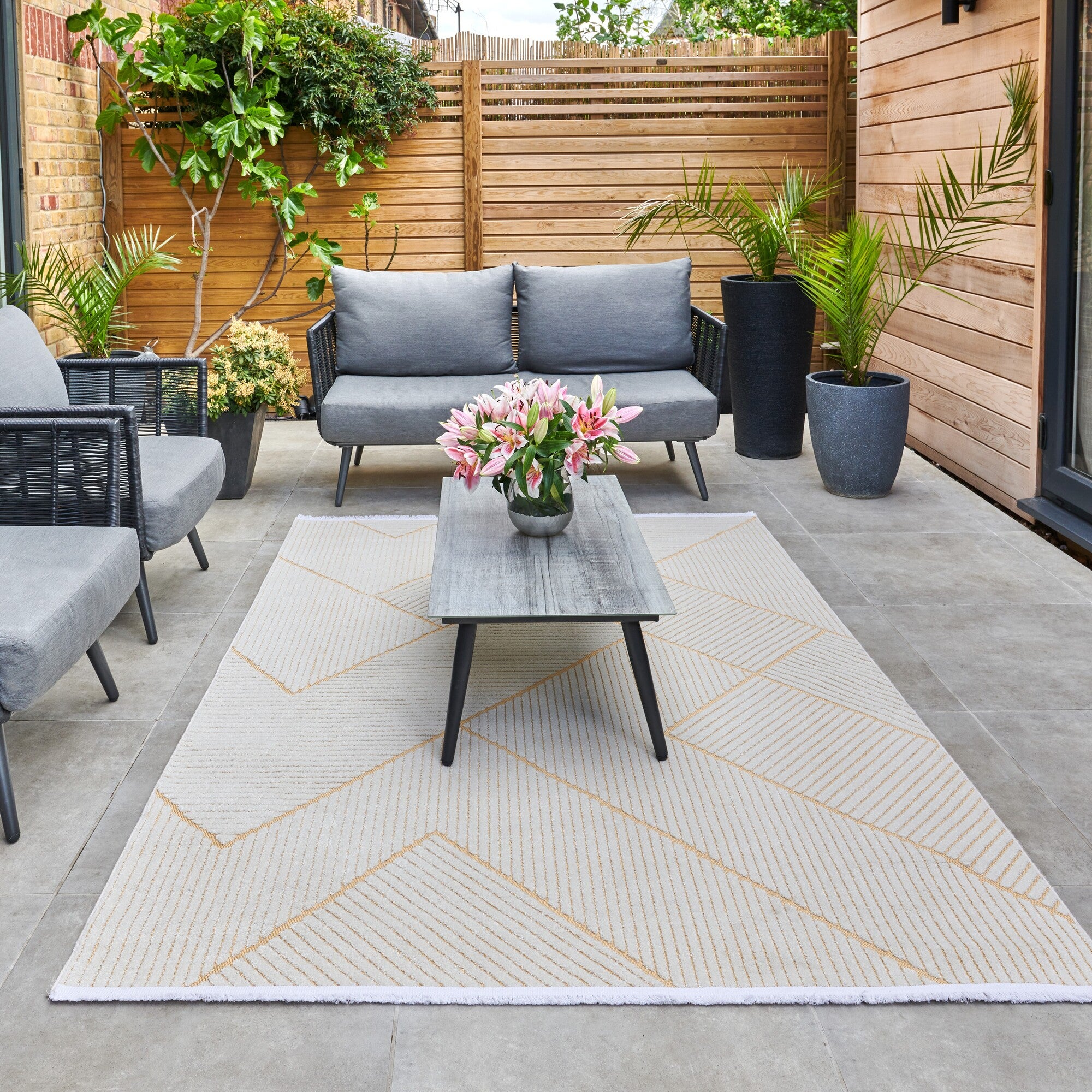 Jazz Chevron Indoor Outdoor Rug Cream