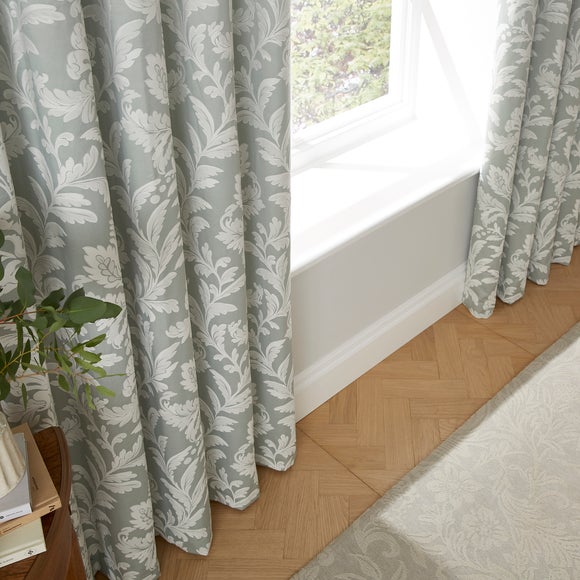 Carousel navigation image position 4 of 8