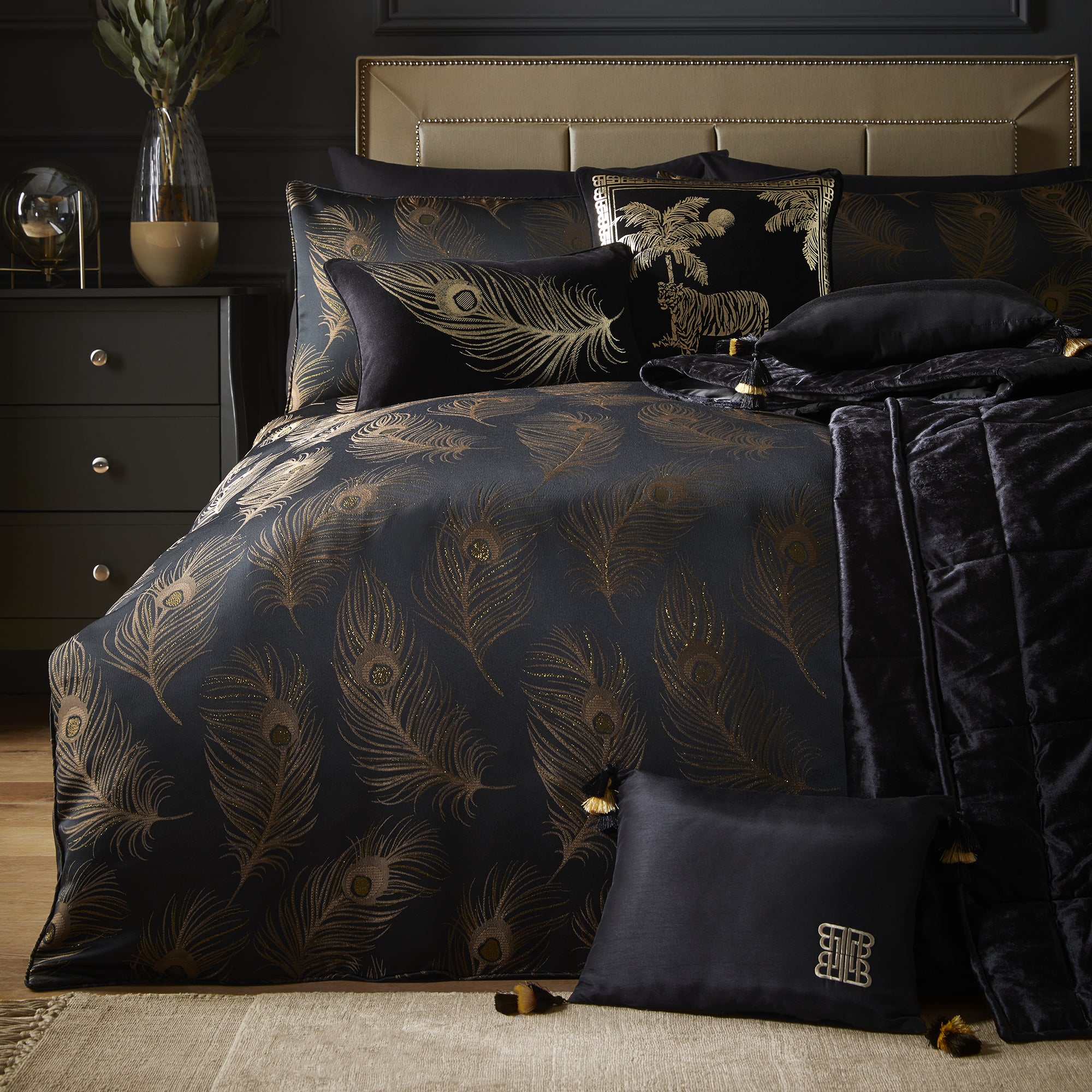 ?Laurence Llewelyn-Bowen Dandy Gold Duvet Cover and Pillowcase Set Blue and Gold