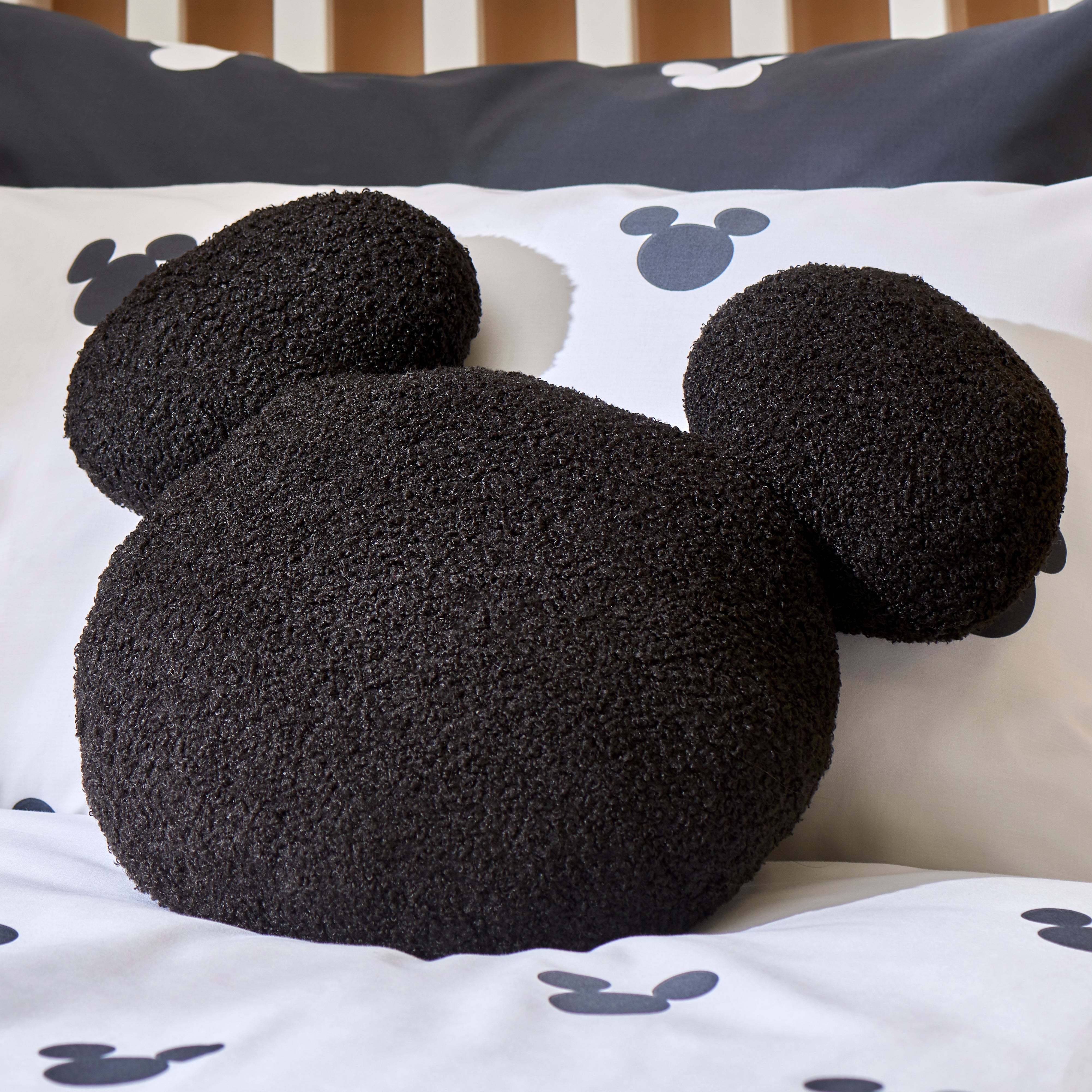 Disney Mickey Mouse Mono 3D Head Cushion
