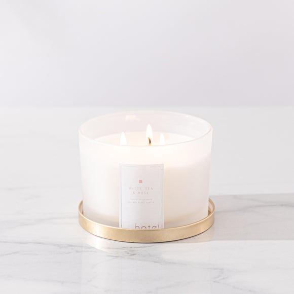Hotel White Tea & Velvet Musk Soy Blend Multi Wick Candle