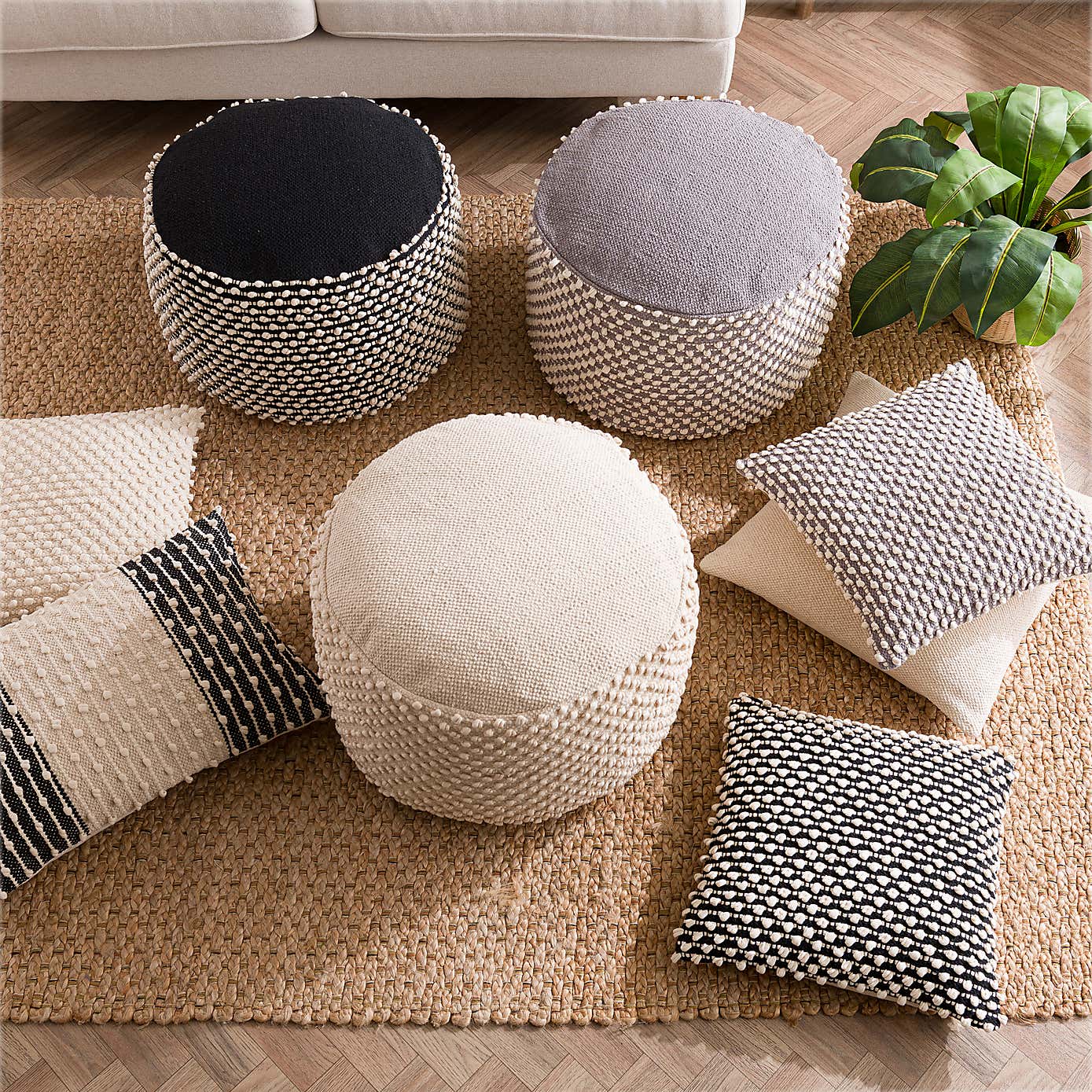 Carousel zoom image position 6 of 7