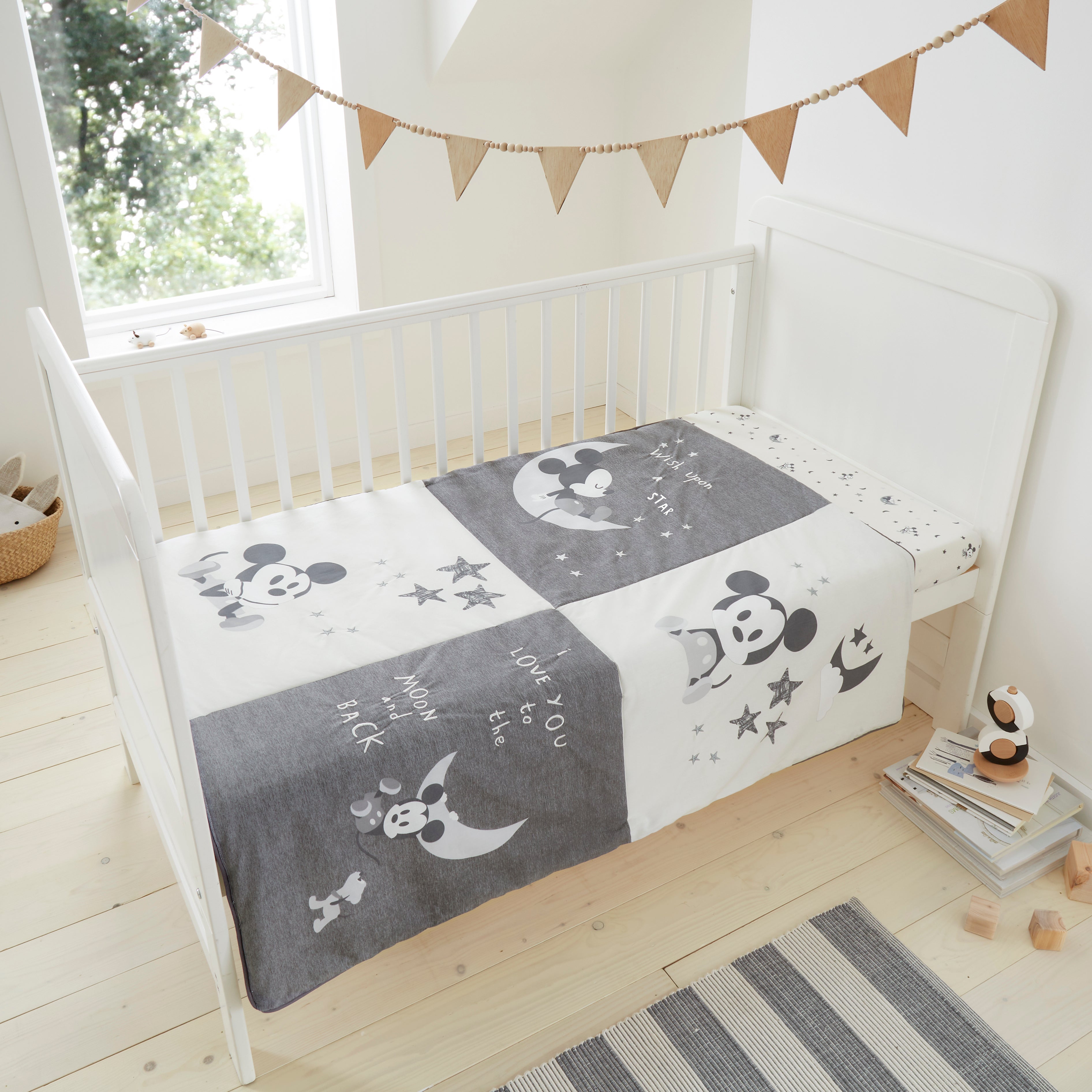 Mickey Starry Night 4 Tog 100 Cotton Cot Quilt Greywhite