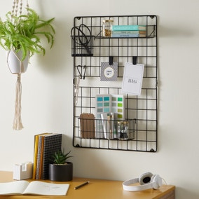 Metal Peg Board With Accessories