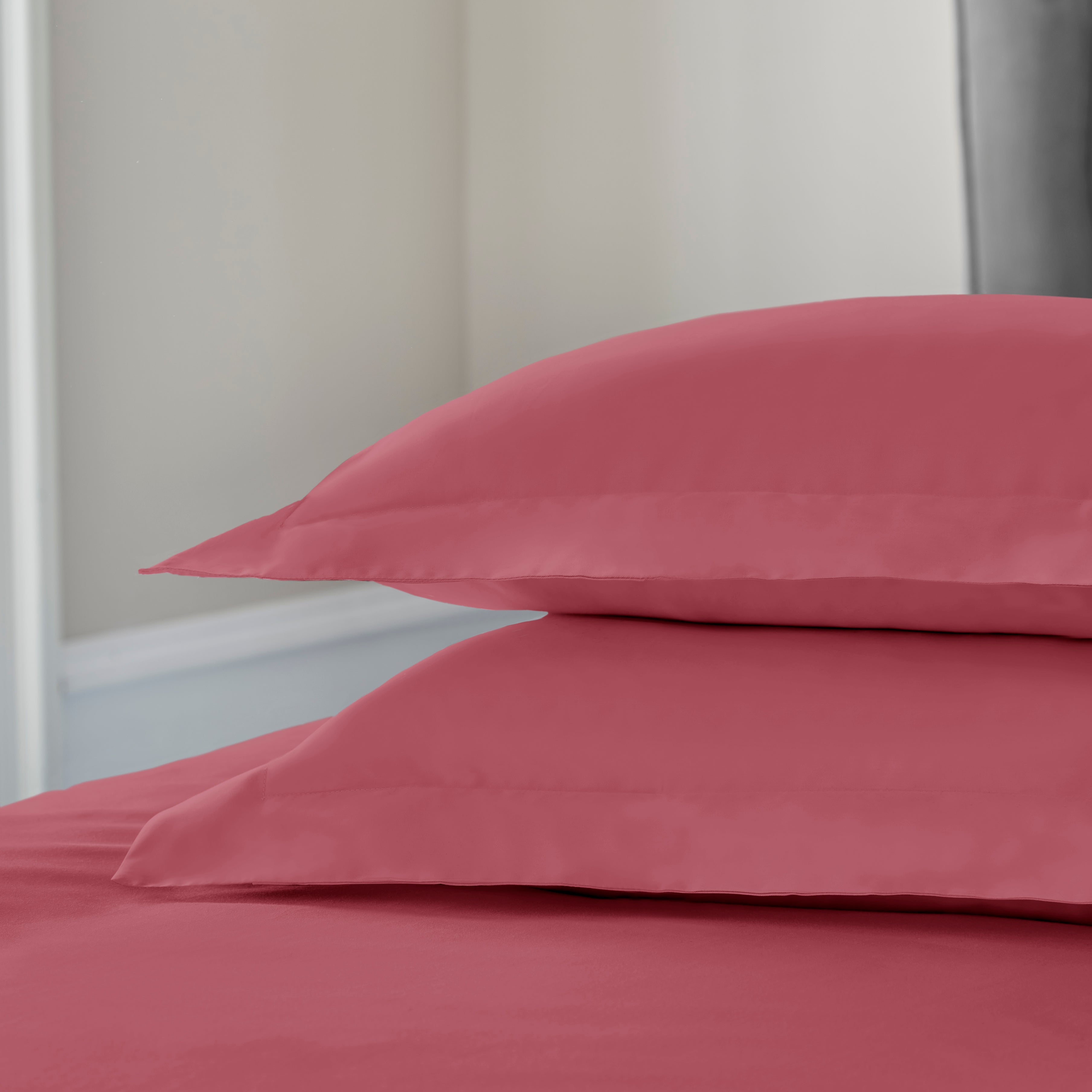 Image of Dorma 300 Thread Count 100% Cotton Sateen Plain Oxford Pillowcase Pink