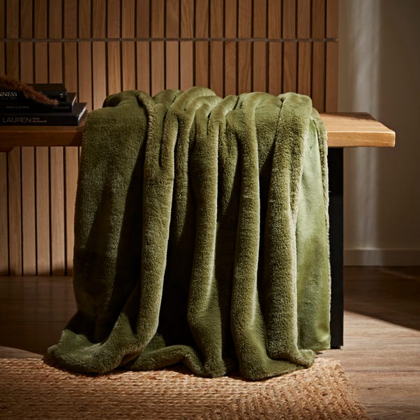 Lenon Plush Throws Olive undefined