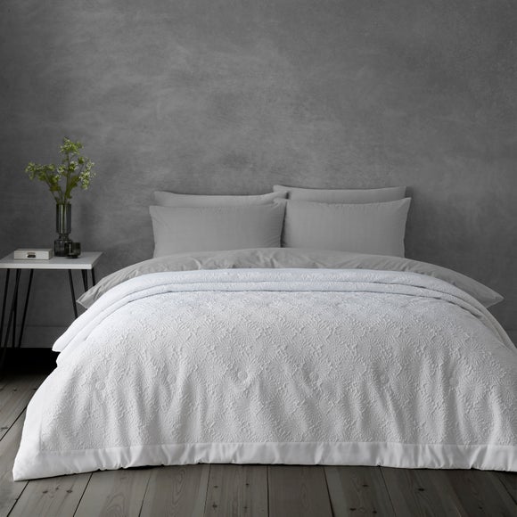 Single best sale bedspreads dunelm