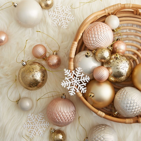 Christmas Tree Decorations & Baubles | Dunelm