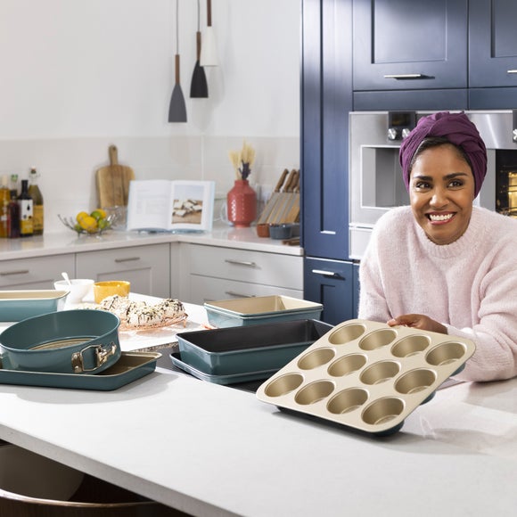 Prestige Nadiya Springform Cake Tin Dunelm