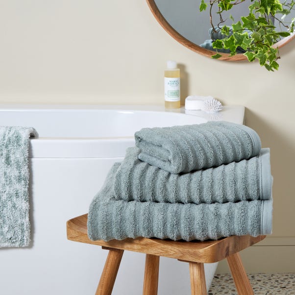 Soft and Fluffy Lilypad Towels  undefined