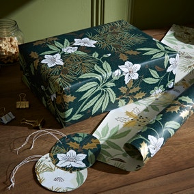 3m Christmas Rose Wrapping Paper