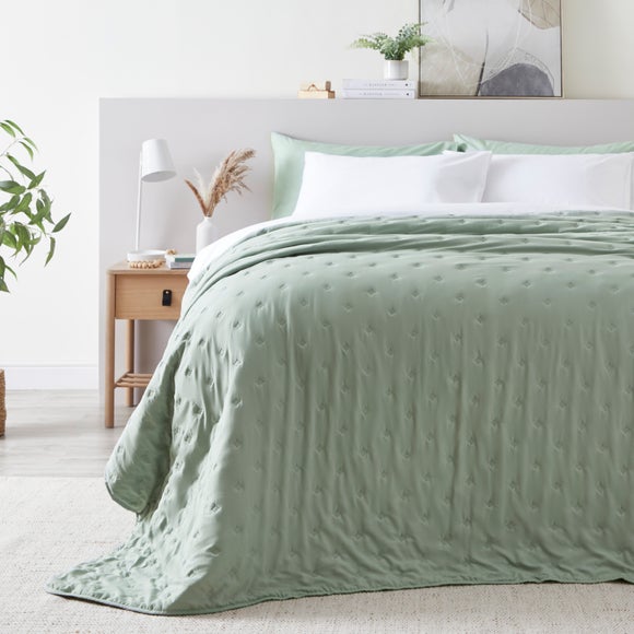 Single best sale bedspreads dunelm