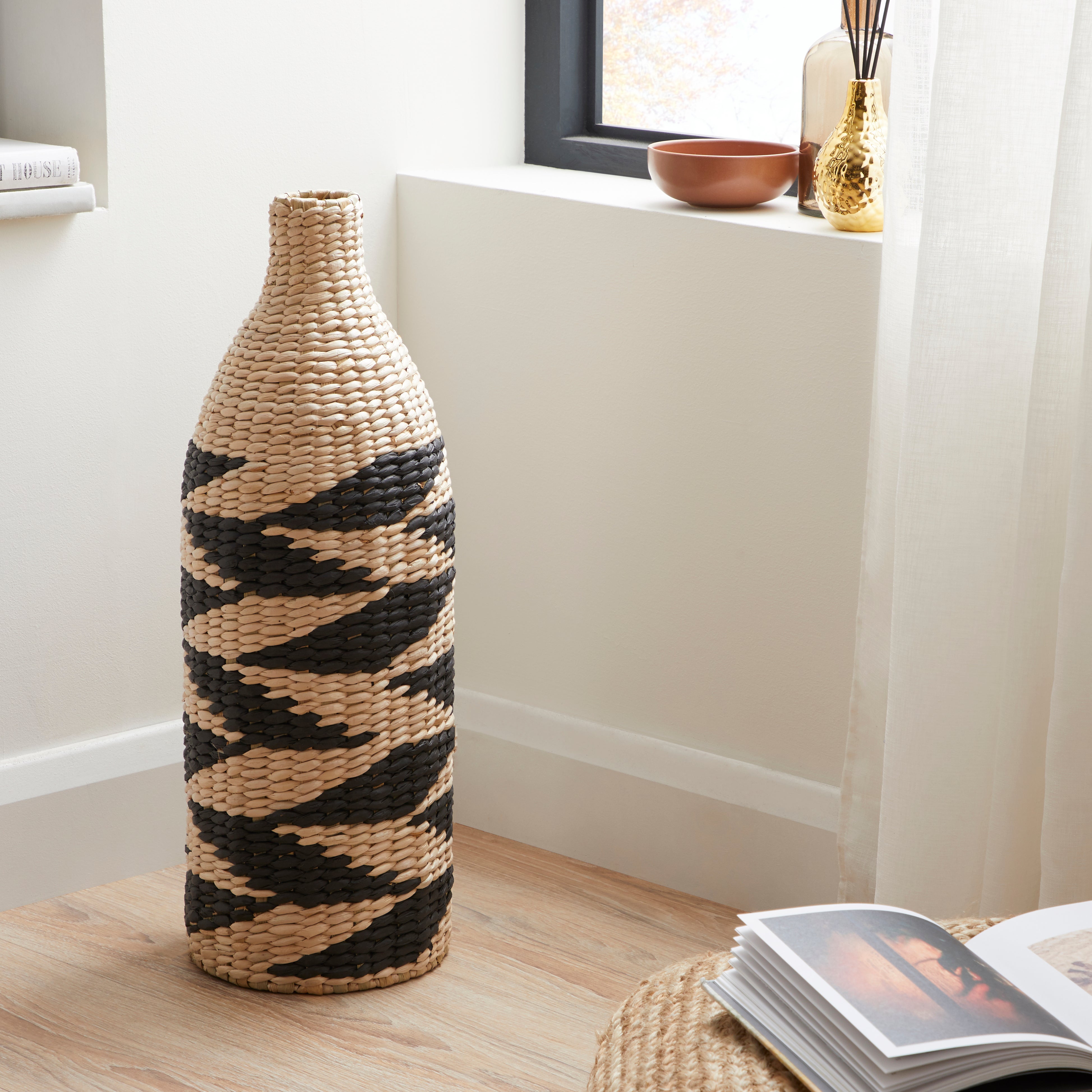 Black Woven Straw Vase