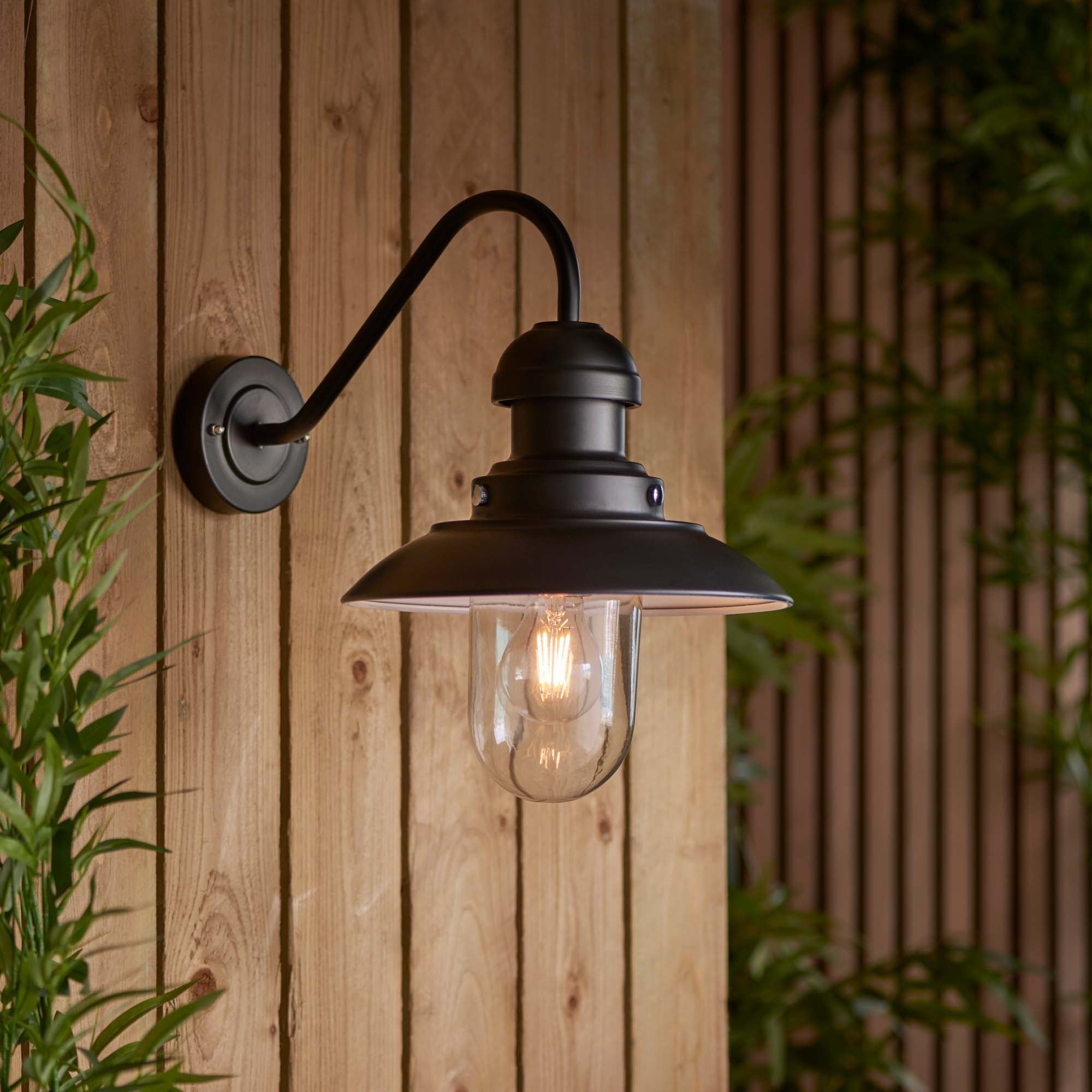 Vogue Preston Curved Outdoor Wall Light
