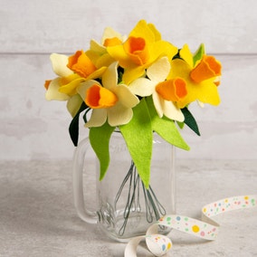 Wool Couture A Dozen Daffodils Craft Kit