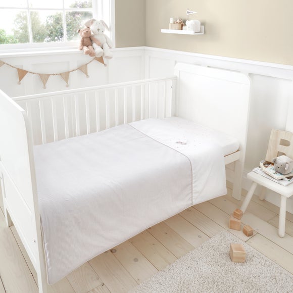 Cot quilt discount and bumper set