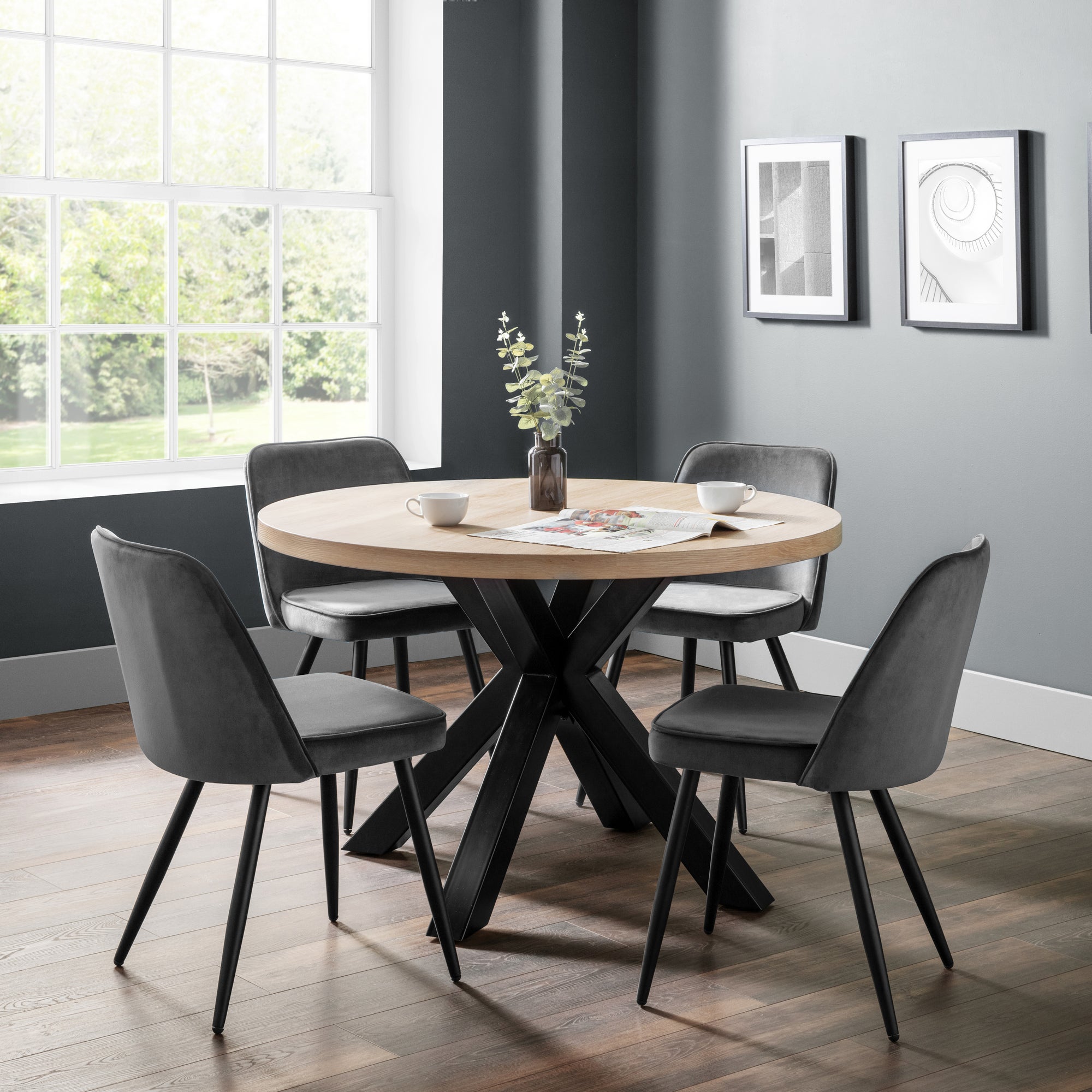 Berwick Round Dining Table With 4 Burgess Chairs Grey