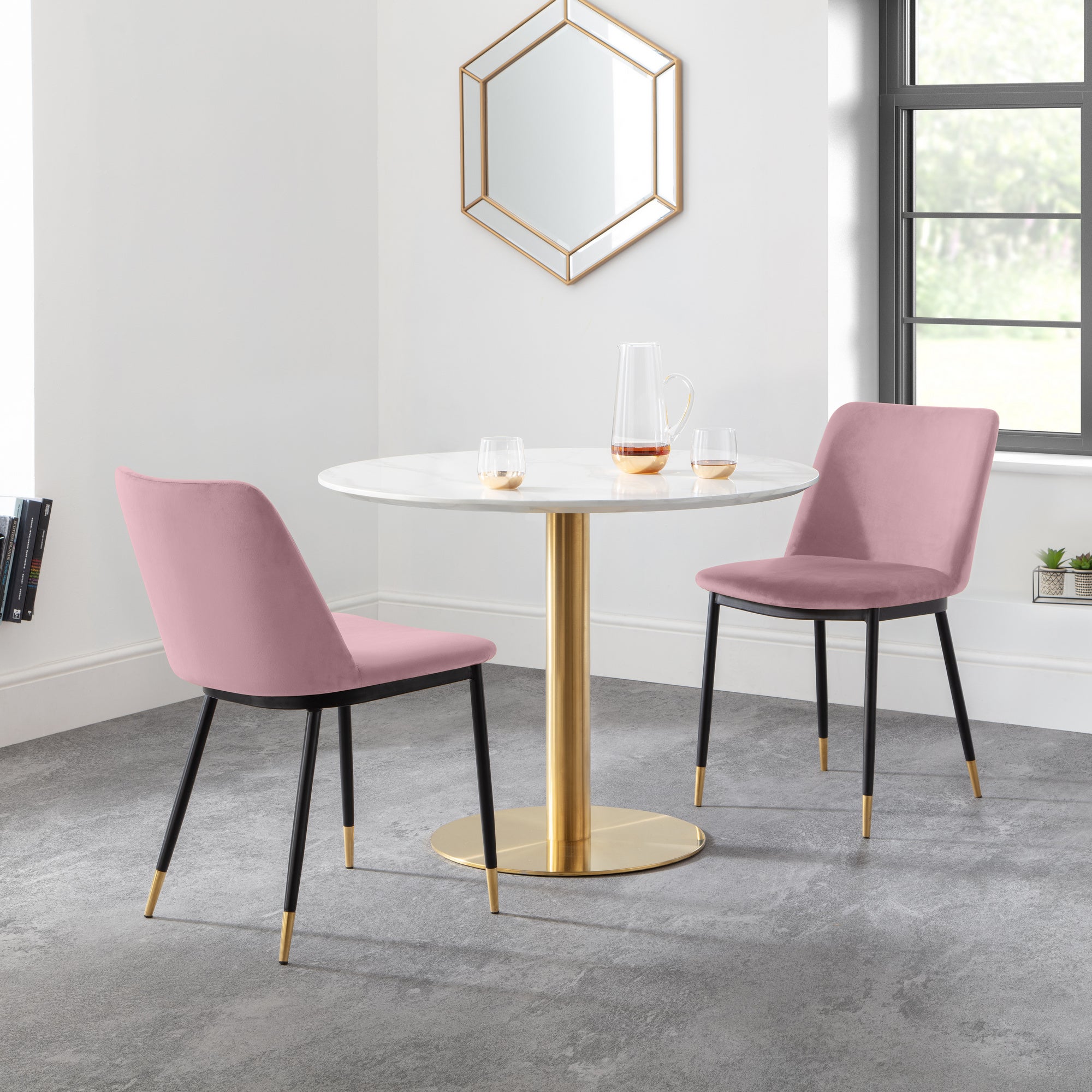 Palermo Round Dining Table With 2 Delaunay Chairs Pink