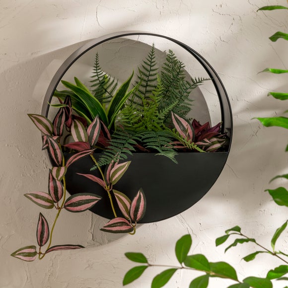 Metal Circle Wall Planter With Foliage