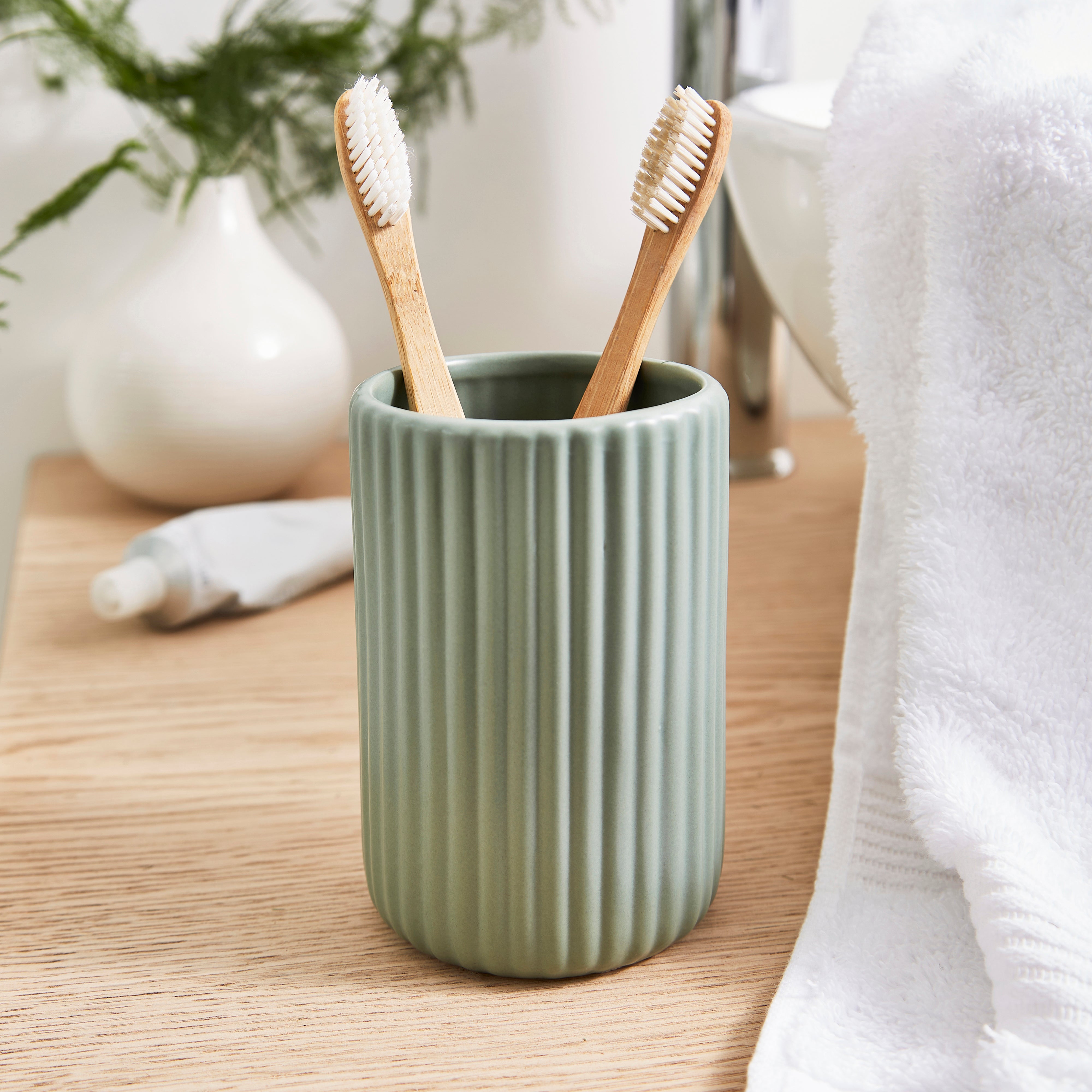 Ceramic Ribbed Tumbler Green