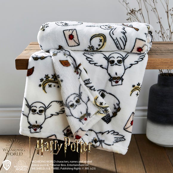 Harry Potter White Hedwig Fleece Blanket | Dunelm
