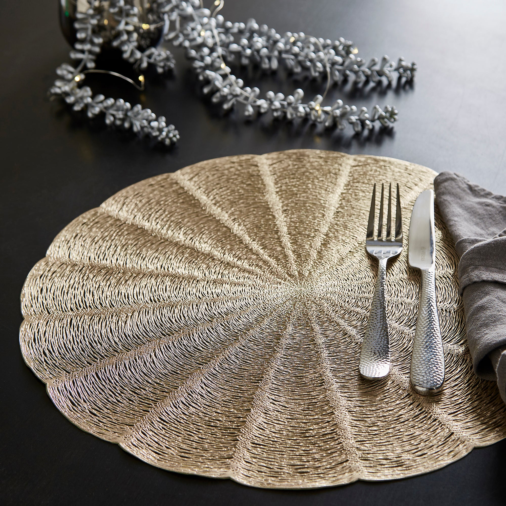 Set of 2 Metallic Cut Out Placemats