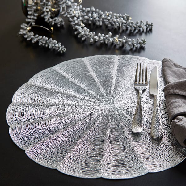Set of 2 Metallic Cut Out Placemats image 1 of 1