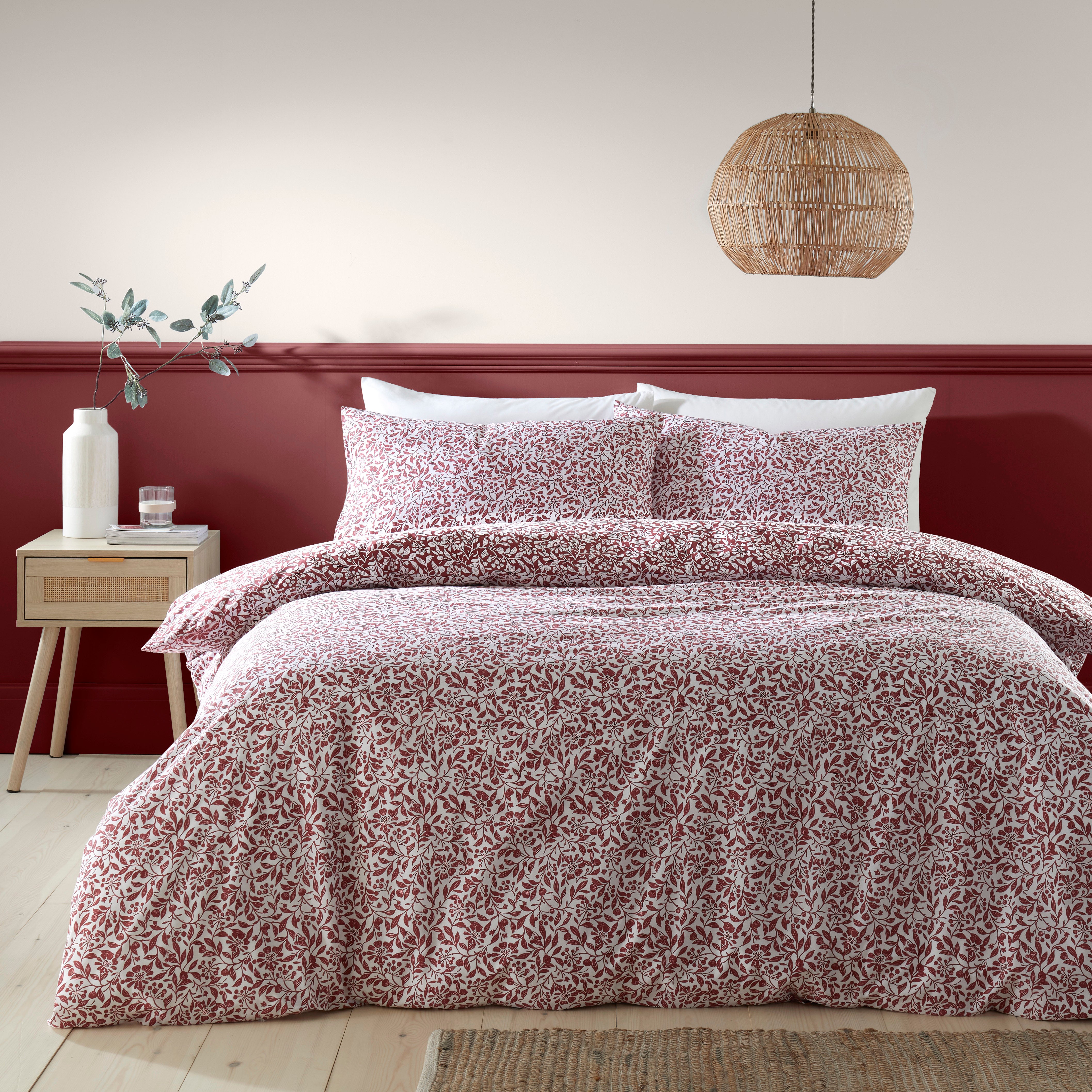 Chartwell Red Duvet Cover and Pillowcase Set | Dunelm