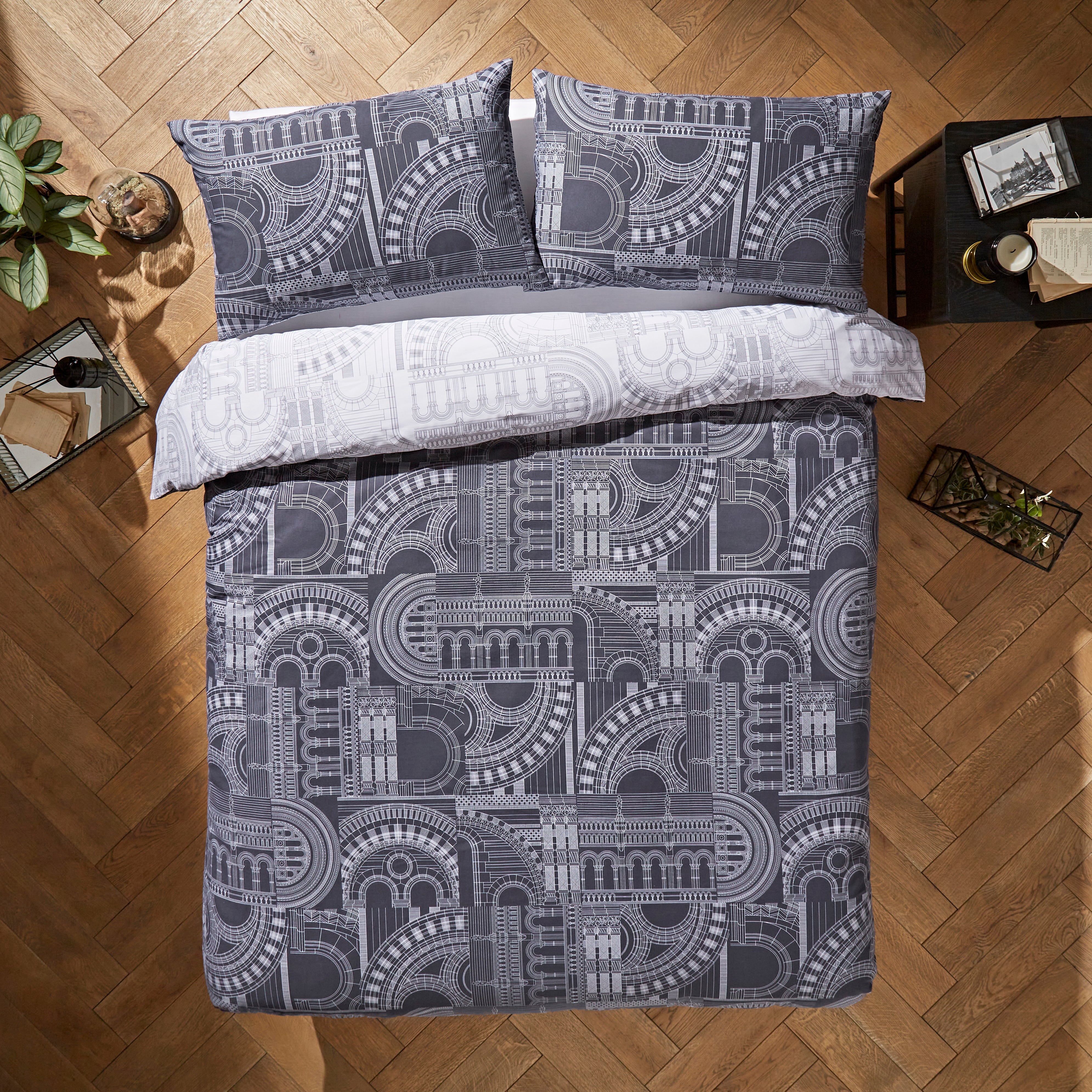 Waterhouse Charcoal Duvet Cover And Pillowcase Set Greywhite