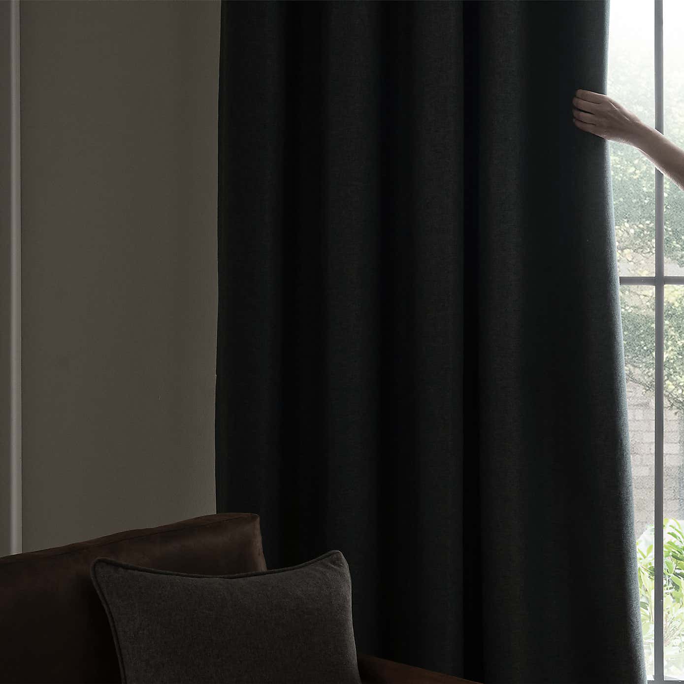 Carousel zoom image position 6 of 9