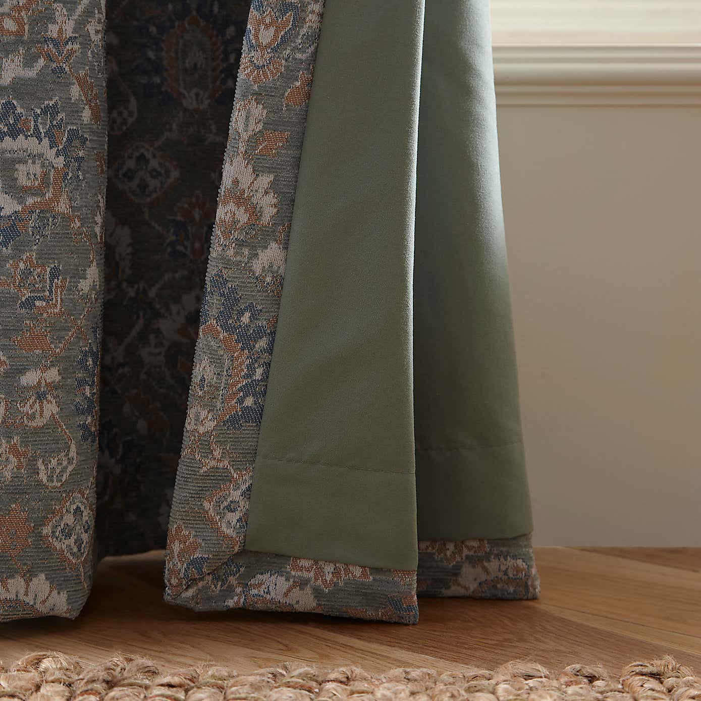 Carousel zoom image position 6 of 8