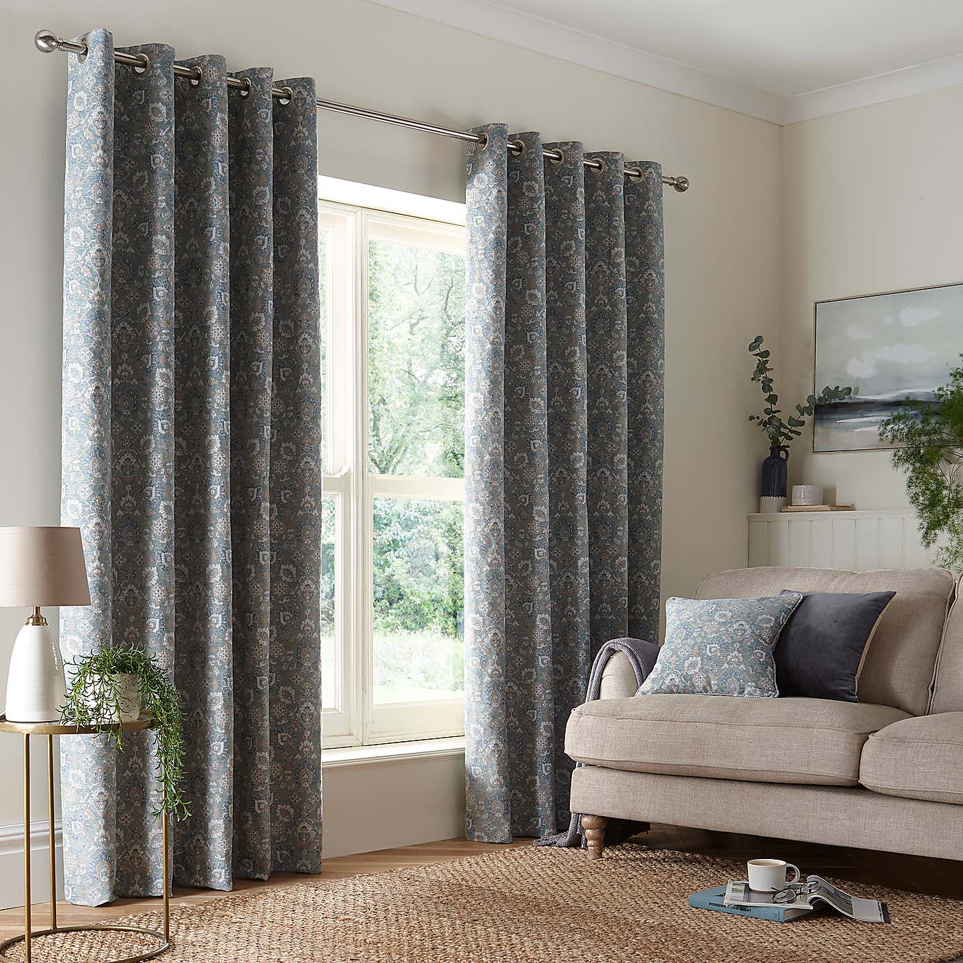 Carousel zoom image position 2 of 8