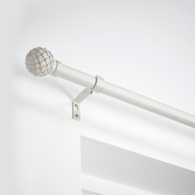 Ainsley Extendable Metal Eyelet Curtain Pole
