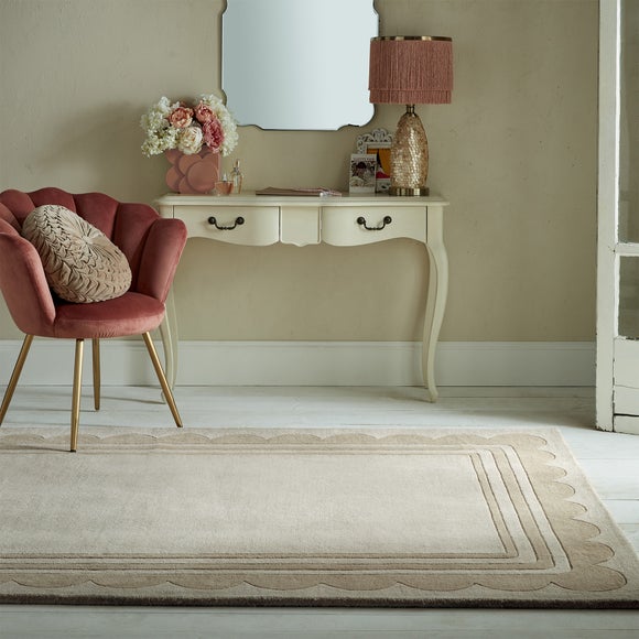 Lois Scallop Border Wool Rug