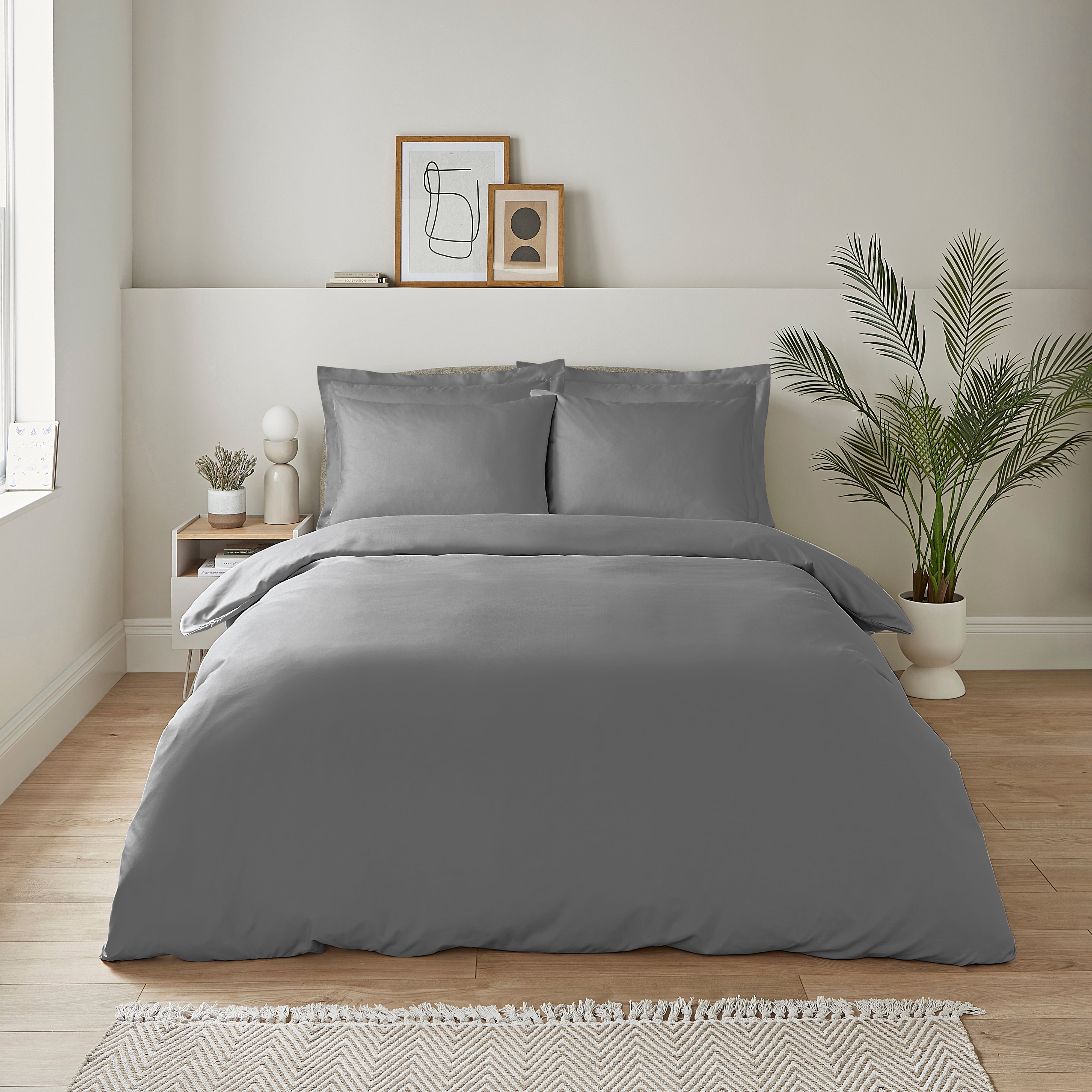 Super Soft Microfibre Plain Duvet Cover And Pillowcase Set Grey