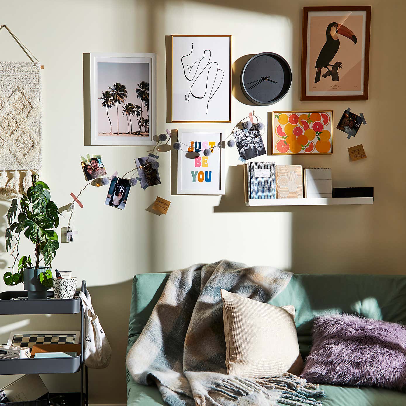 Carousel zoom image position 3 of 3