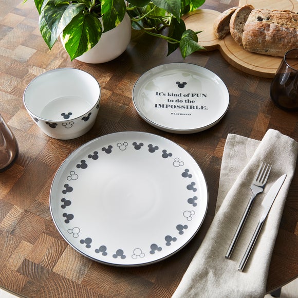 Disney dinnerware discount