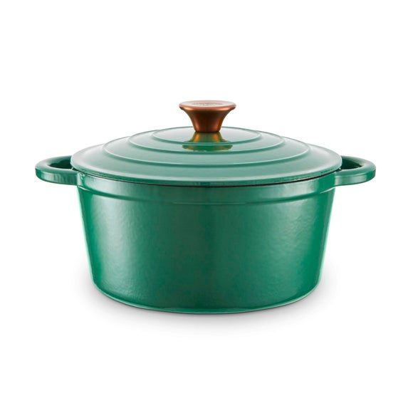 Casserole dish outlet for oven