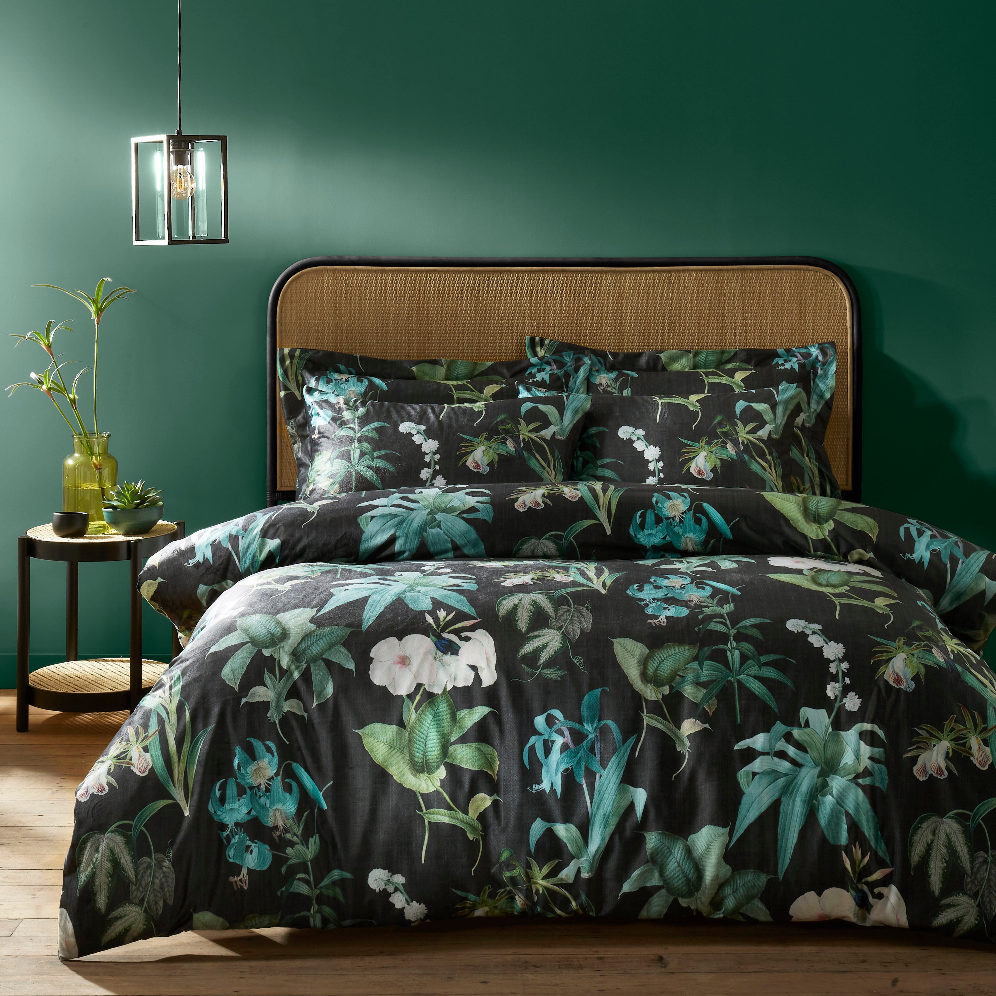 Iris Black Duvet Cover And Pillowcase Set Green