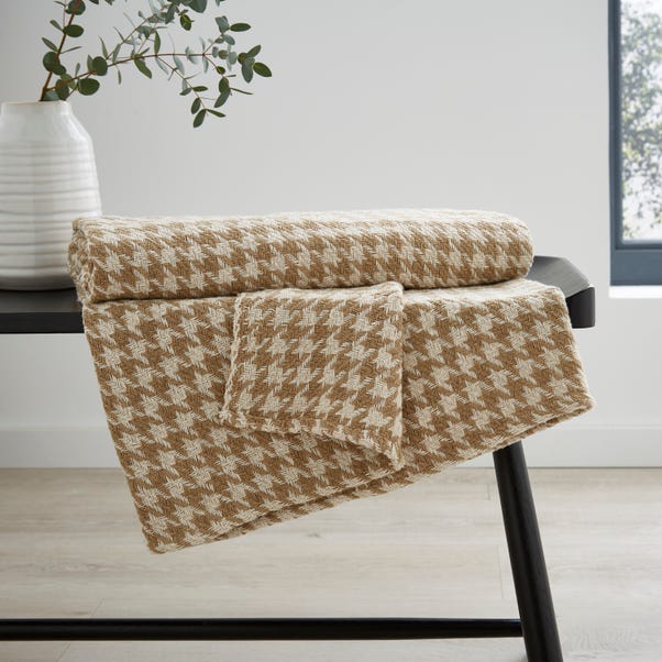 Houndstooth Throw 130x180cm image 1 of 5