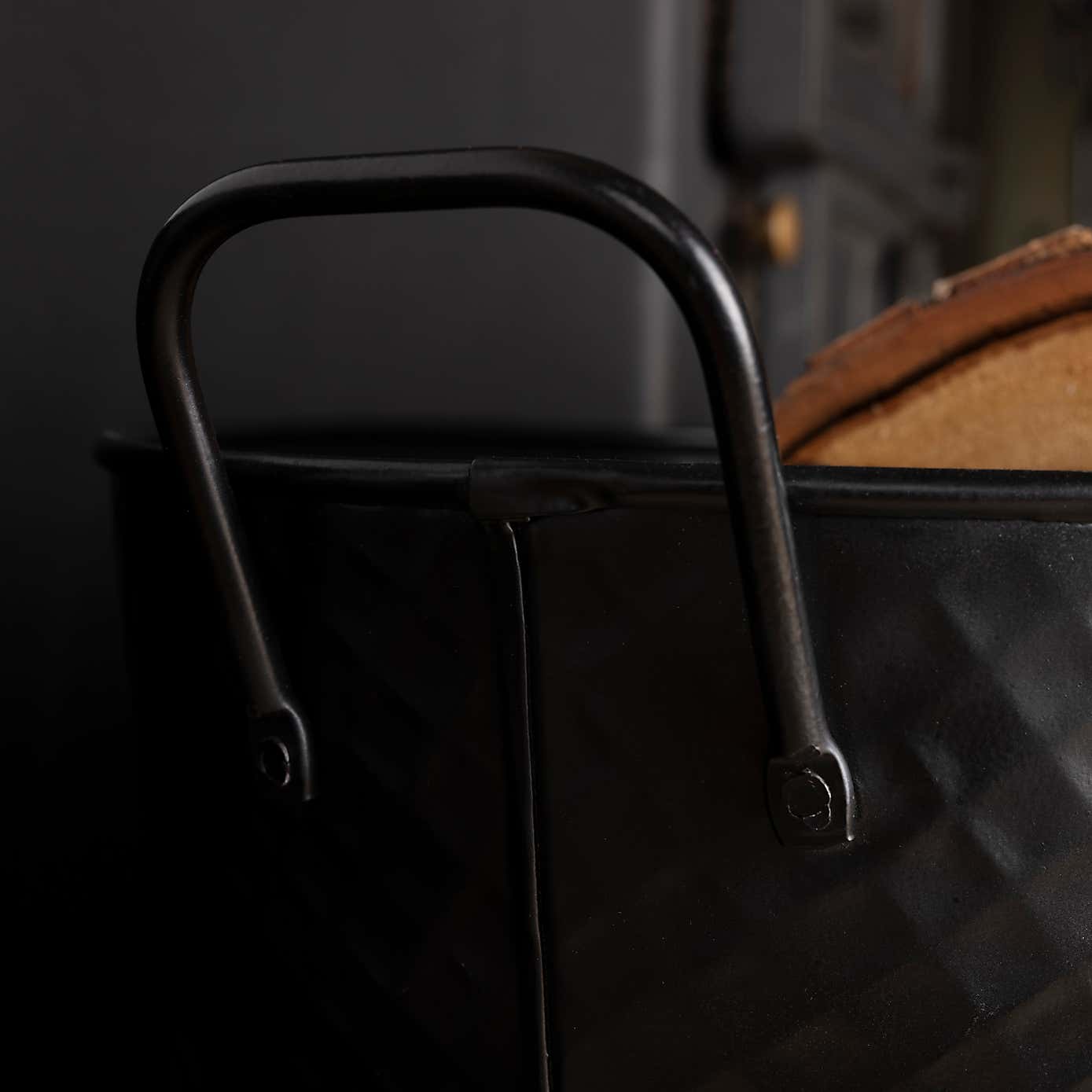 Carousel zoom image position 2 of 5