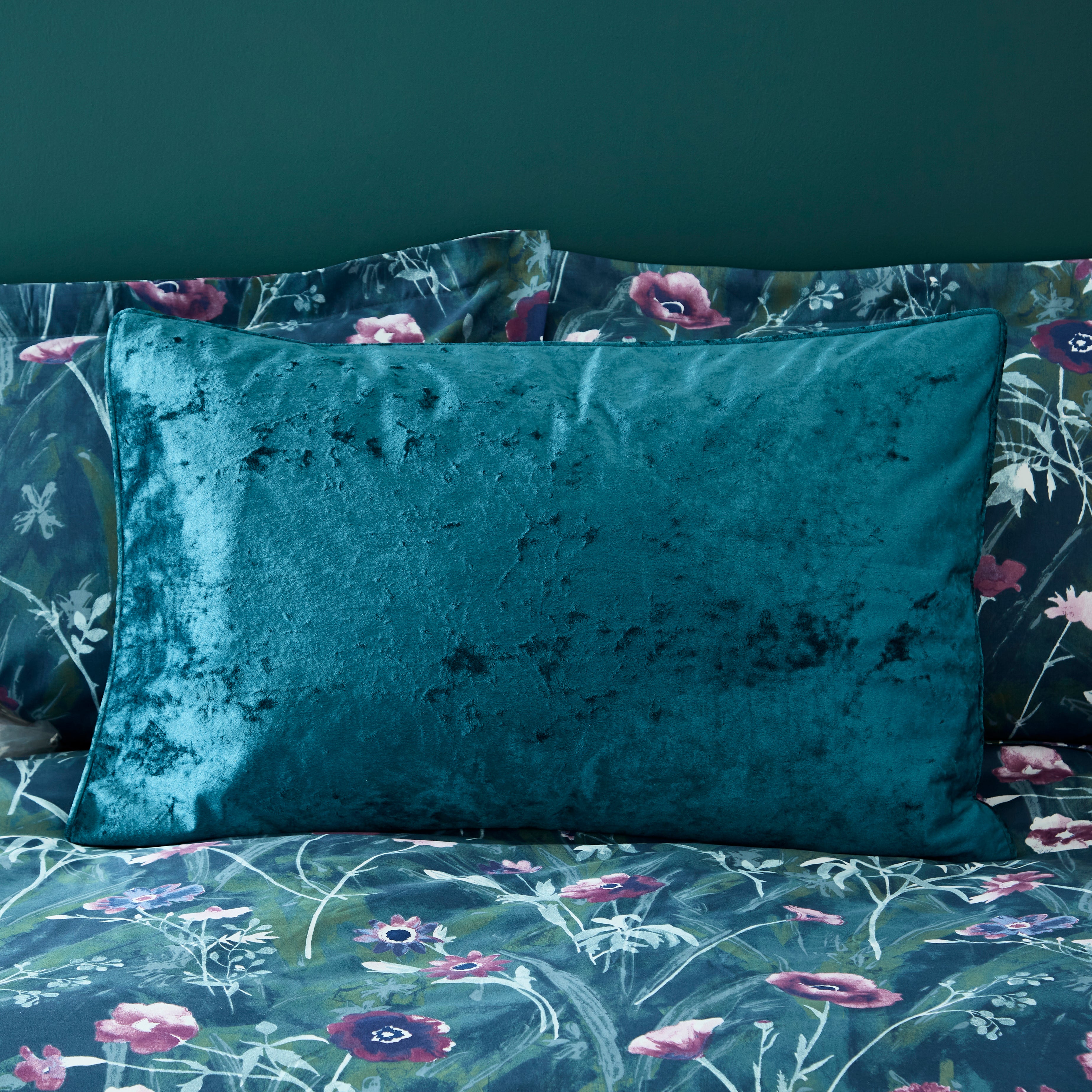 Crushed Velour Piped Pillowcase Blue