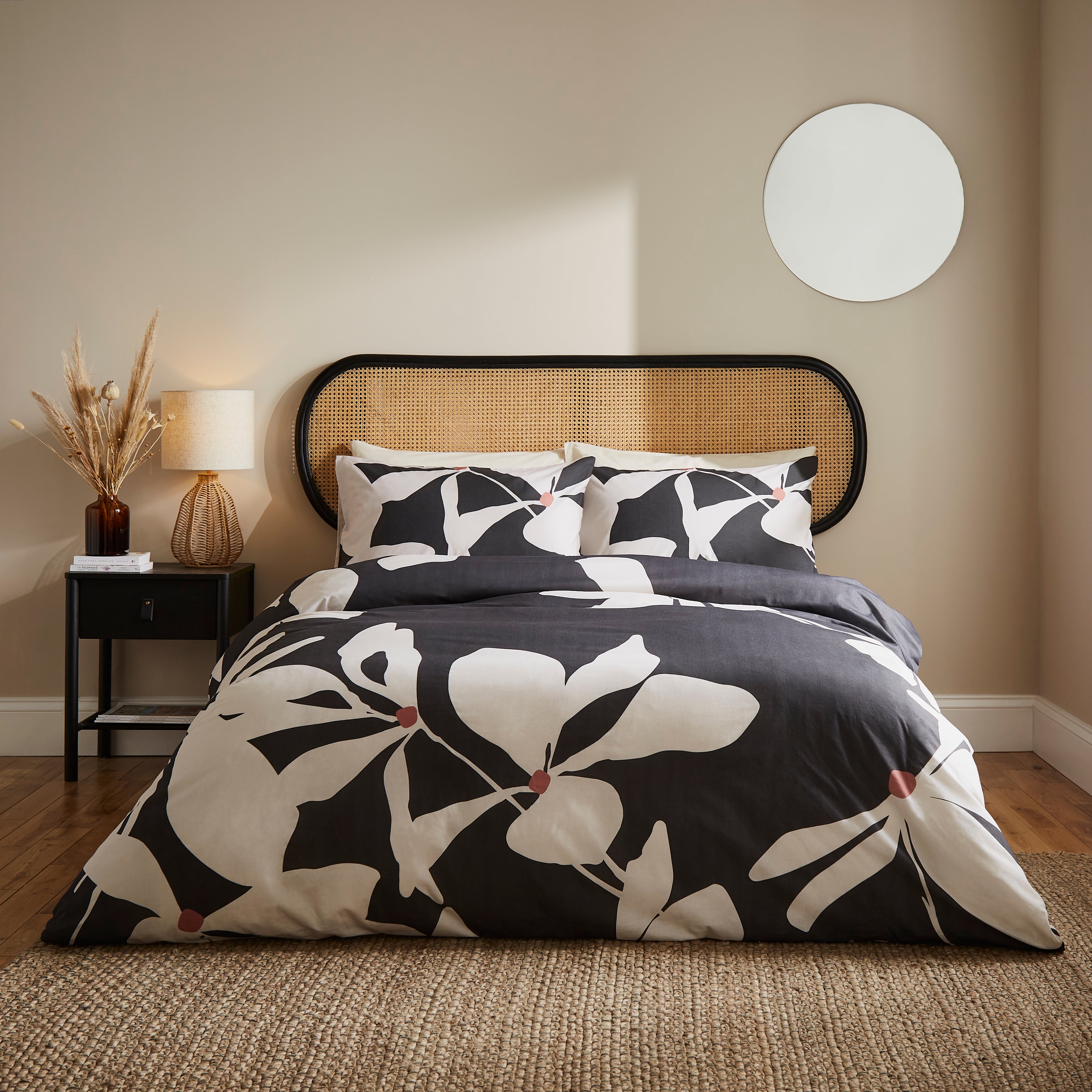 Leila Floral Black Duvet Cover And Pillowcase Set Black