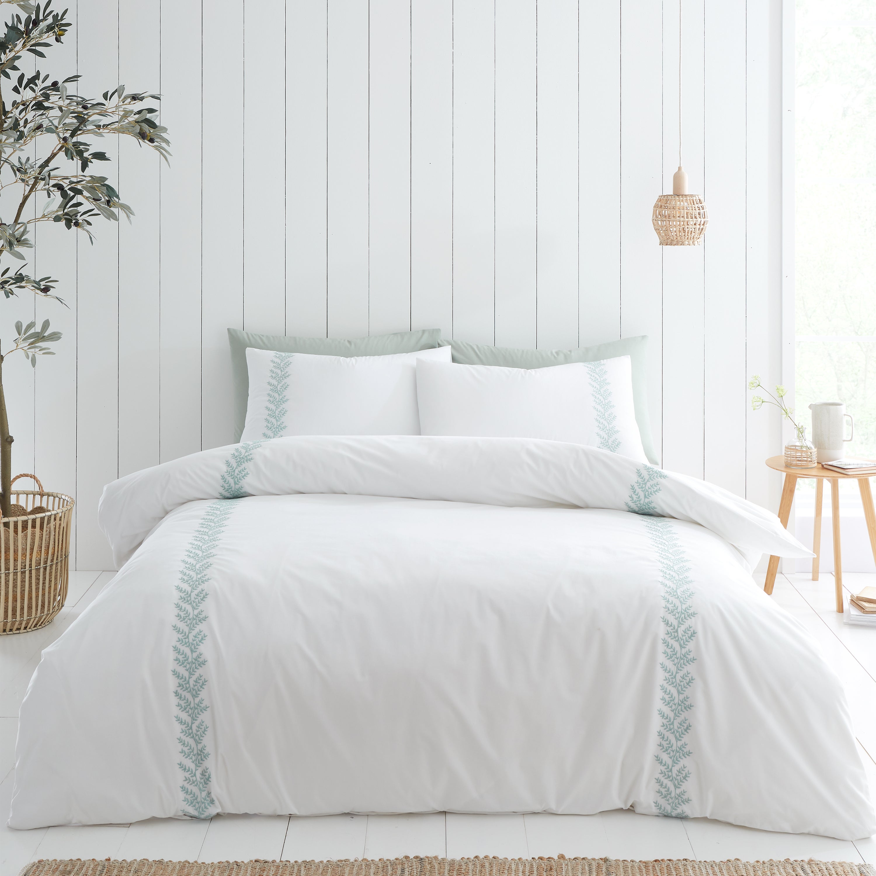 Photos - Bed Linen Leaf Embroid  100 Cotton Duvet Cover & Pillowcase Set White 