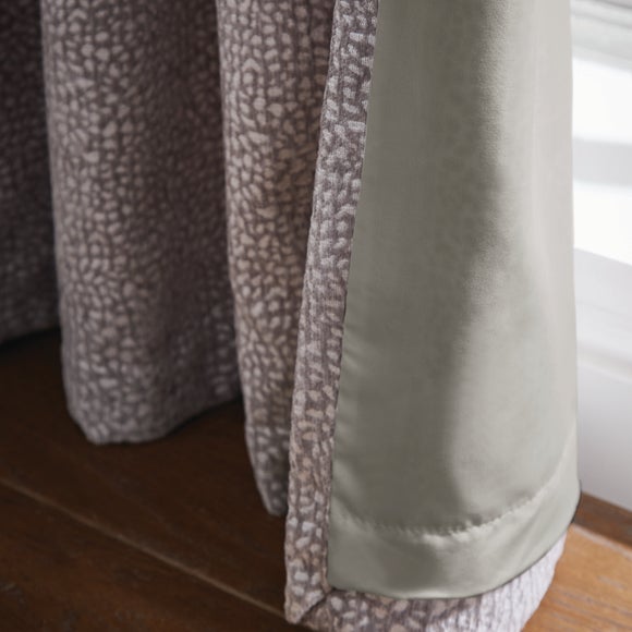 Carousel navigation image position 3 of 5