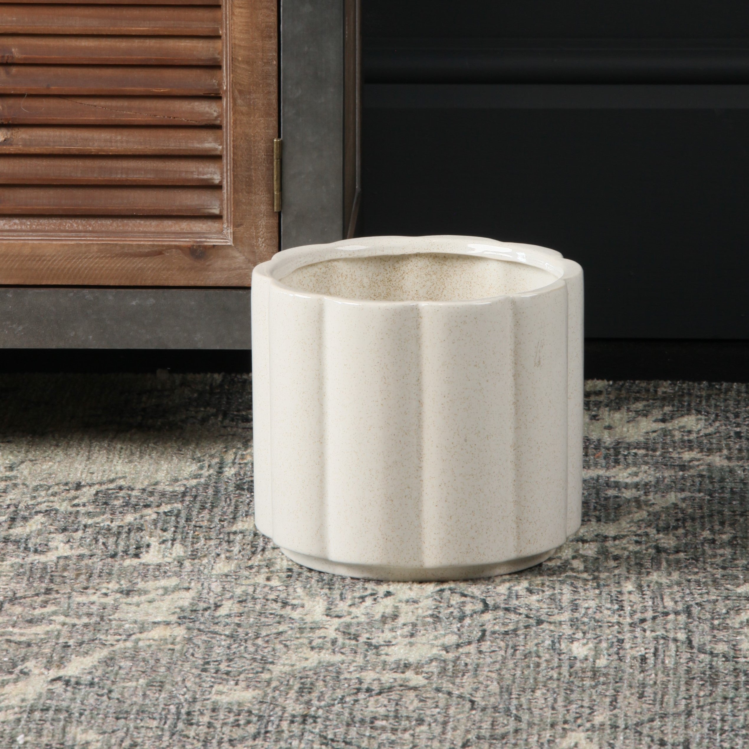 Image of Cream Speckle Wide Ribbed Planter 18cm x 21cm Natural