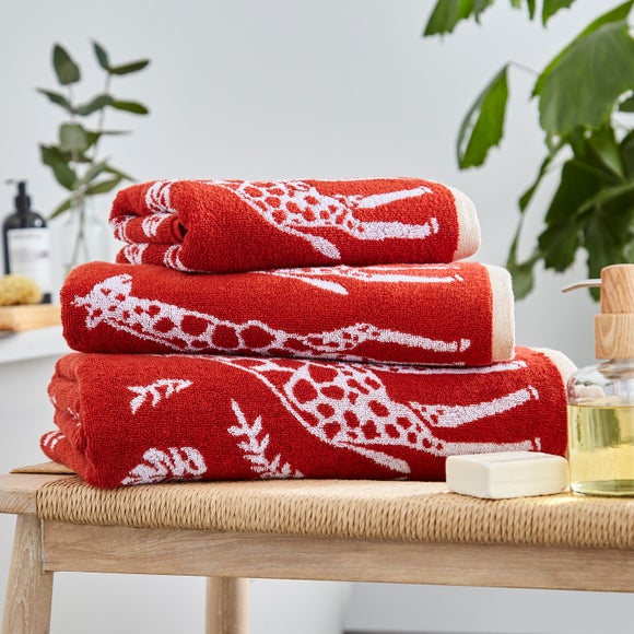 Red and deals white bath towels